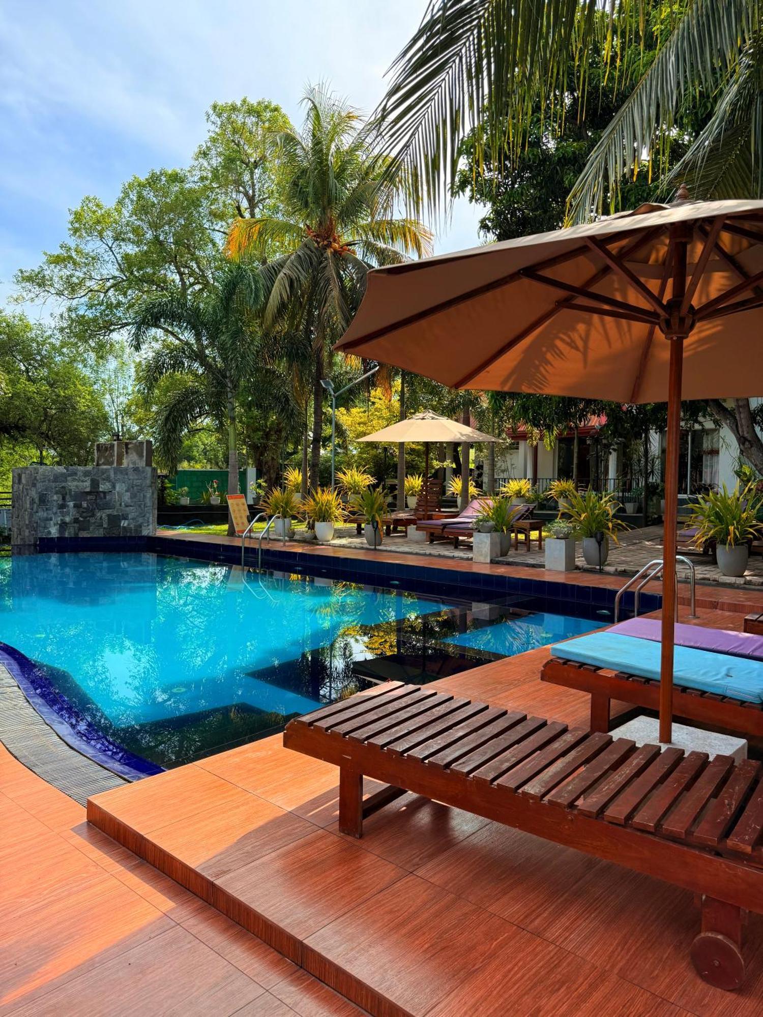 Gold Crown Residence Dambulla Exterior photo